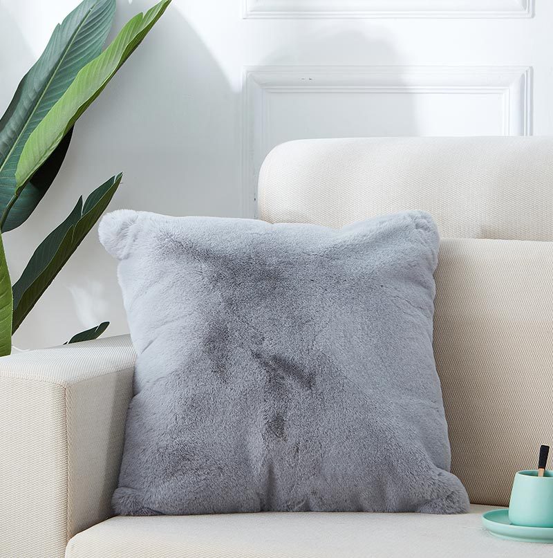 Agnes Luxury Chinchilla Faux Fur Pillow (18 In. x 18 In. grey)