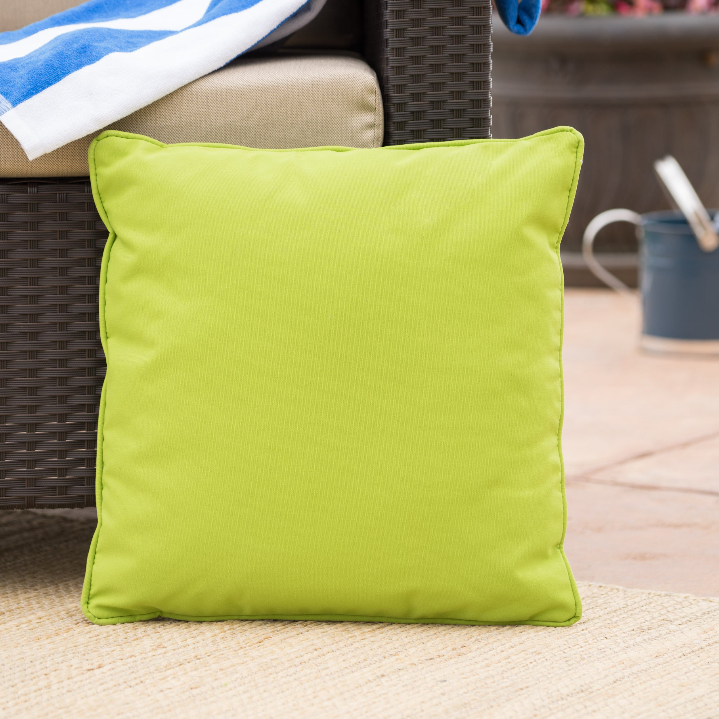 CORONADO SQUARE PILLOW green